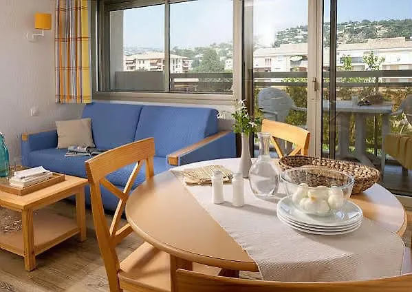 Pierre & Les Platanes