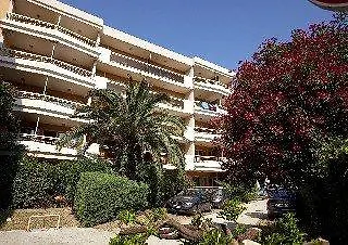 Pierre & Les Platanes Aparthotel 3*