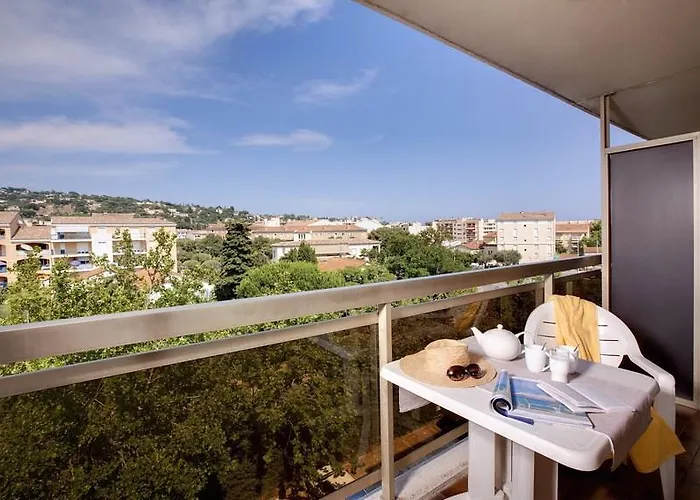 Apartahotel Résidence Pierre&vacances Les Platanes 3*