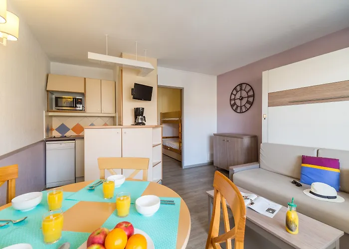 Pierre & Les Platanes Apartmanhotel 3*