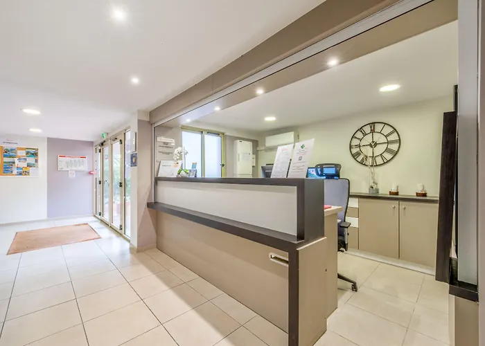 Pierre & Les Platanes 아파트호텔