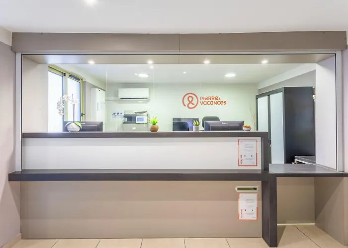 Pierre & Les Platanes Apartmanhotel