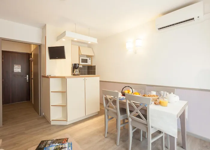 Apartmanhotel Pierre & Les Platanes